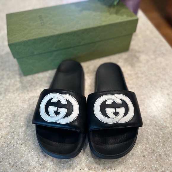 COPY - Original Gucci Women’s Interlocking G slides-Size 38 or 8 - Picture 7 of 14